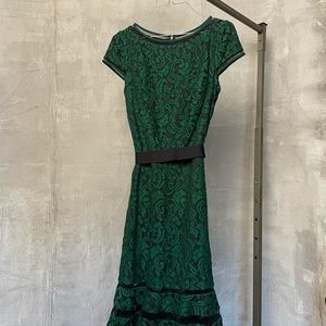 Tadashi Shoji Holiday Dress (comfortable and flattering!)
